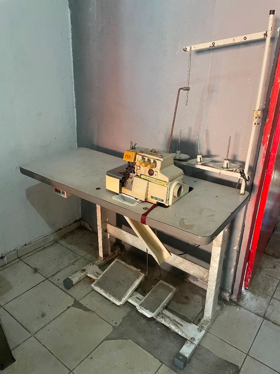 Máquina Overloque 