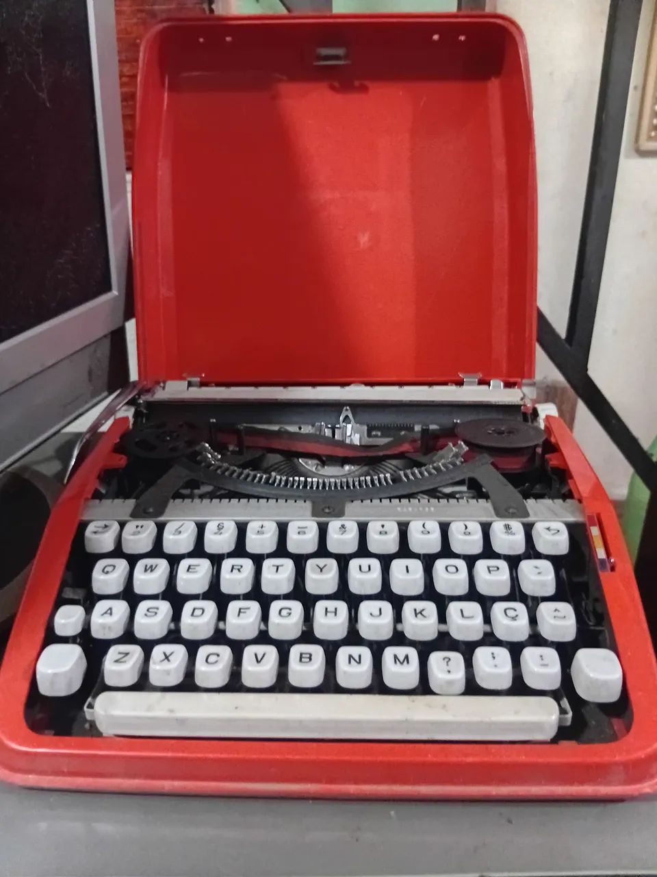 Maquina de escrever Antiga 