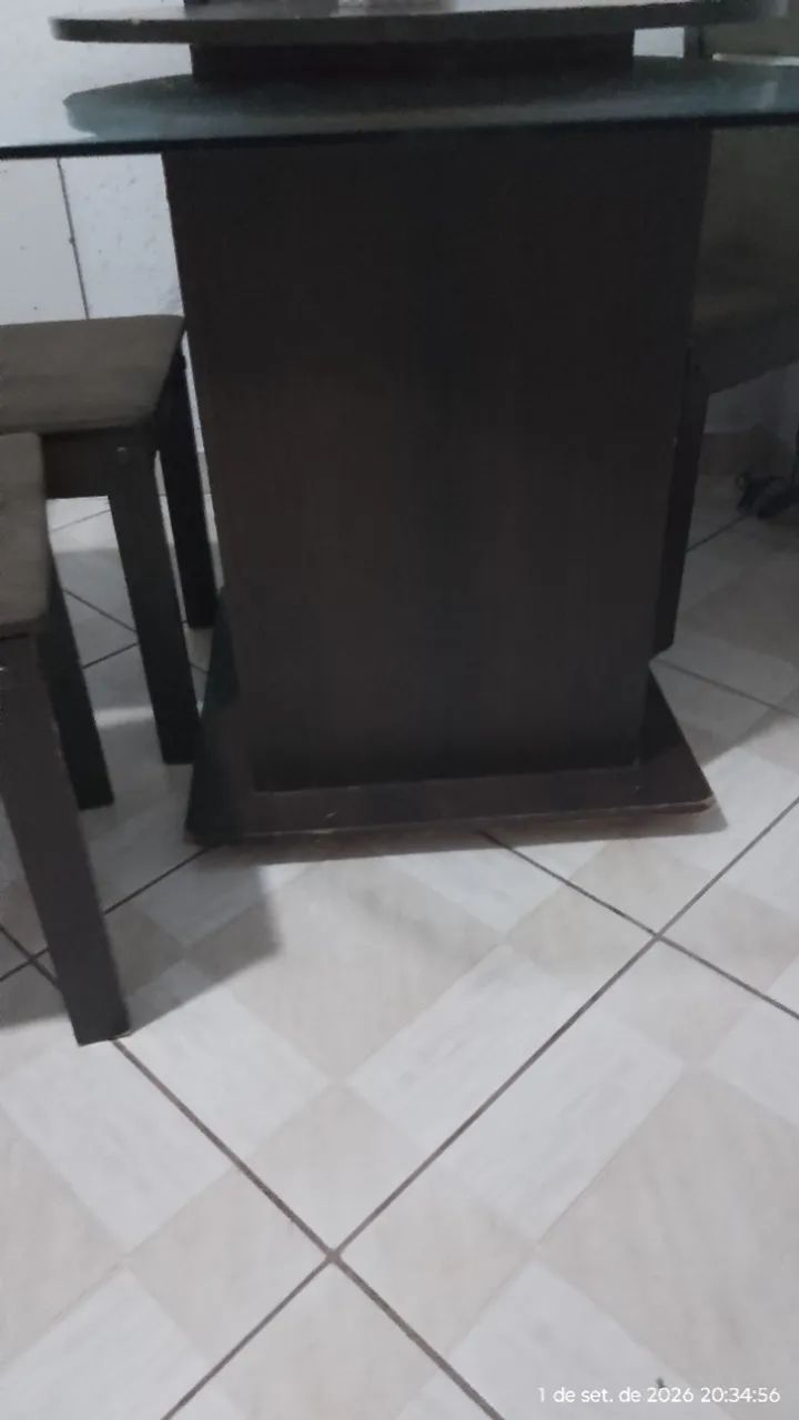 Mesa de jantar seis lugares com 5 cadeiras - Foto 3