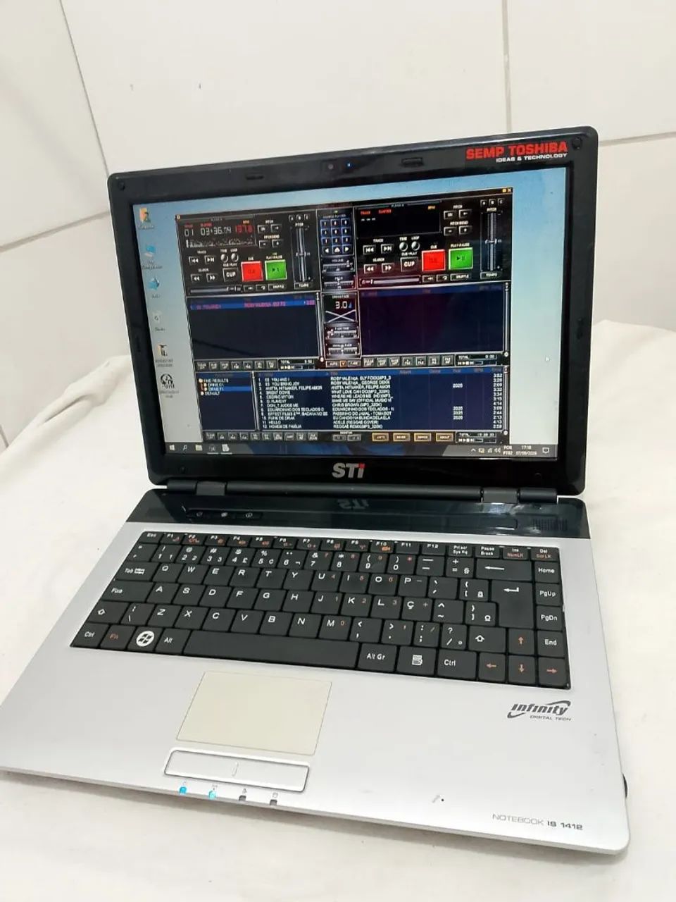 Vendo notebook sti pra. Dj