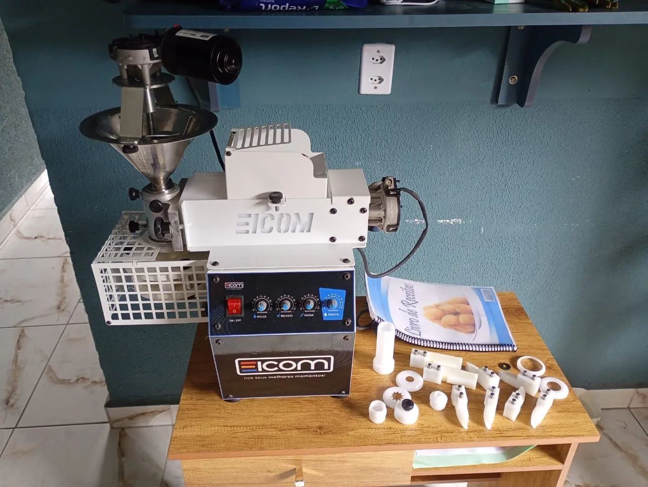 Vende-se maquina de fazer salgados  - Foto 2