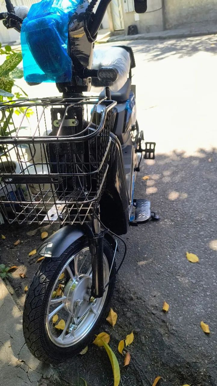 Vendo bicicleta elétrica nova no plástico  - Foto 2