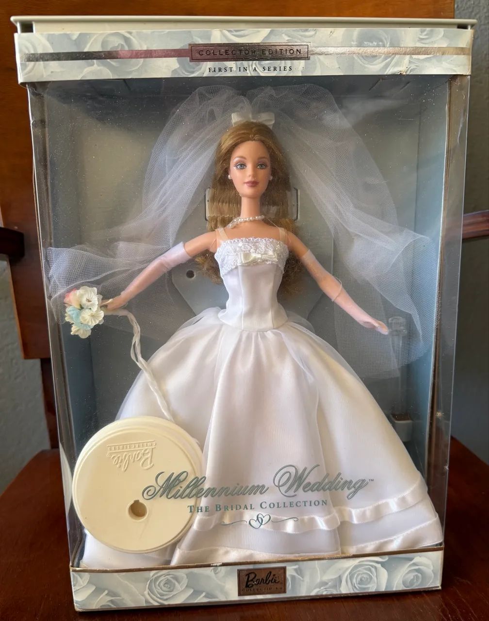 Boneca Barbie Millennium Wedding Noiva 