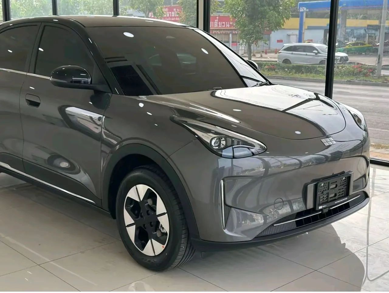 Geely EX2 Pro 2027 - Foto 2