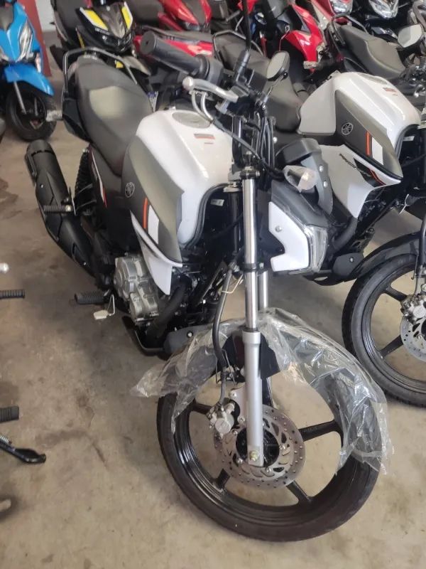 Yamaha YBR 150 Factor 150 cc  - Foto 3
