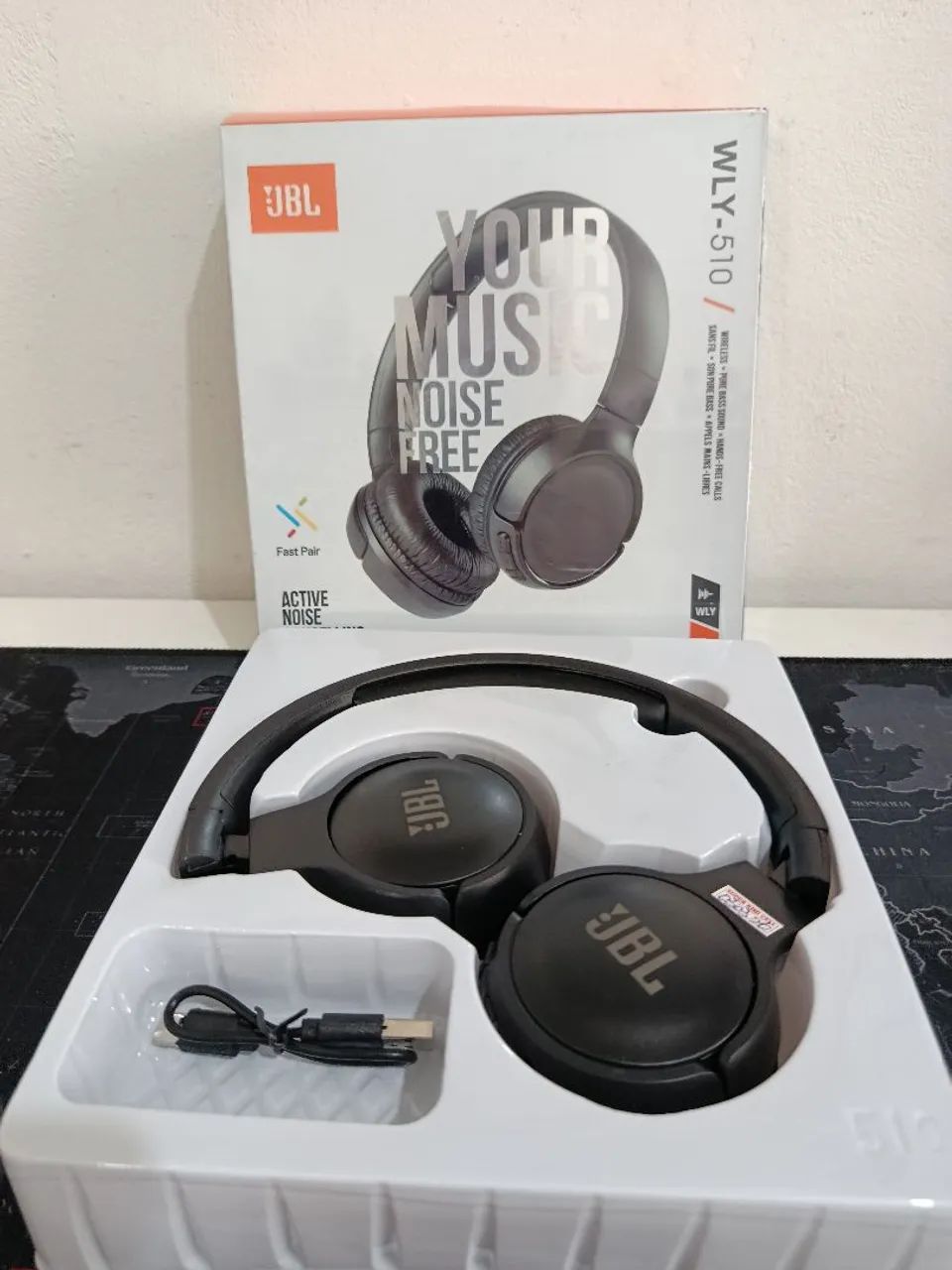 Fone JBL via bluetooth com entrada P2 auxiliar/ OFERTA IMPERDÍVEL 