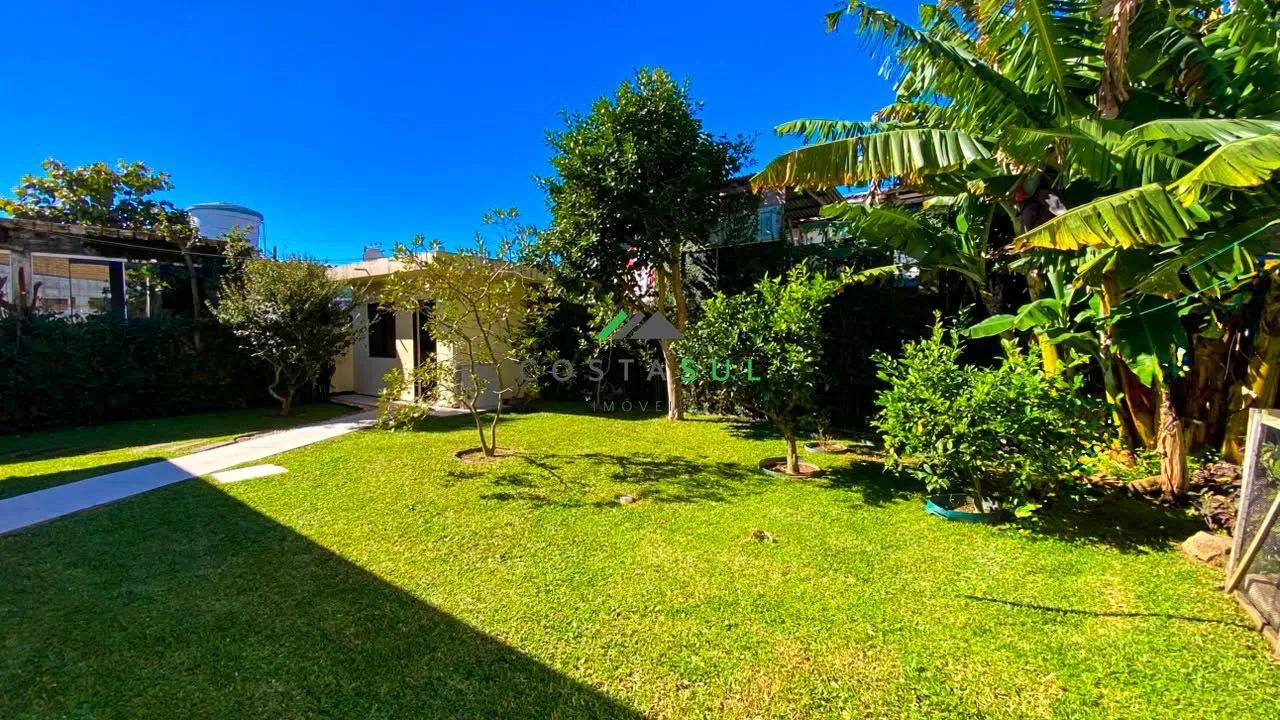 Casa térrea no centro de Garopaba,em terreno de 450m² a 480m da Praia - Foto 2