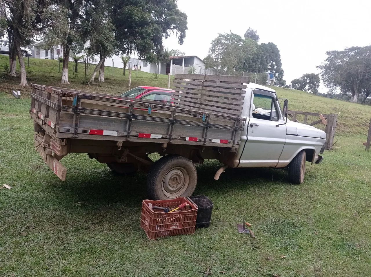 Ford F-1000 Super Diesel CE 3.9 1981