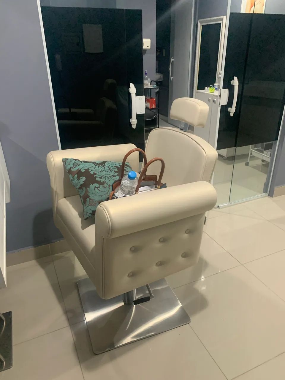 Cadeira barbeiro  - Foto 2