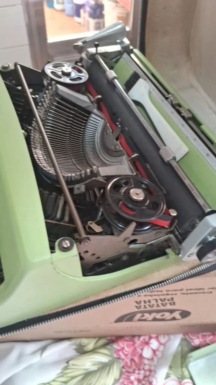 Maquina Escrever Olivetti Lettera 32 -usada-raridade 1960 (Usado) - Foto 5