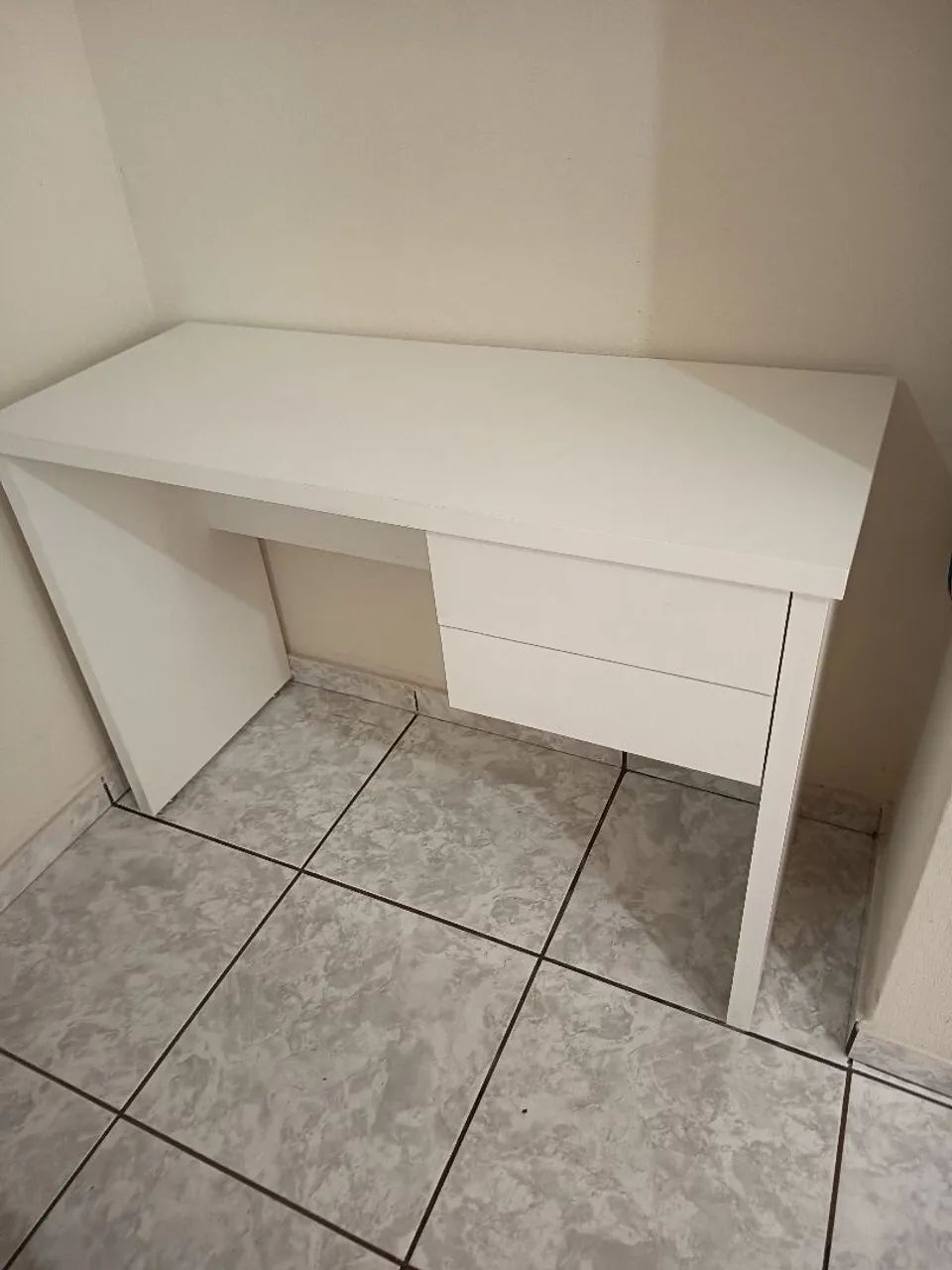 Escrivaninha em MDF