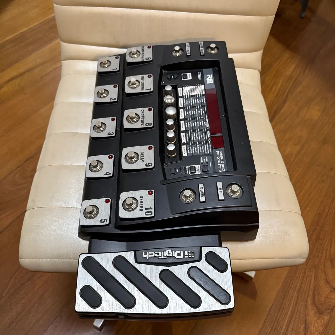 Pedaleira Digitech Rp1000 - Super Conservada!! - Foto 4