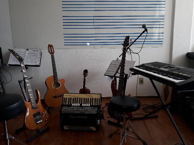 Aulas de Música - Prática e Teoria - Foto 2
