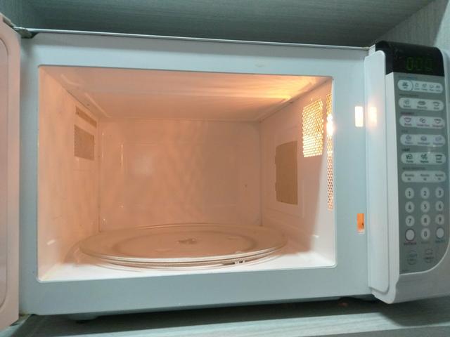 Micro-ondas electrolux 30 L Branco - Foto 4