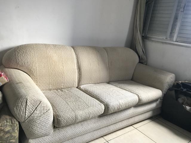 Sofá 3 lugares com capa vermelha para trocar fechada - Foto 6
