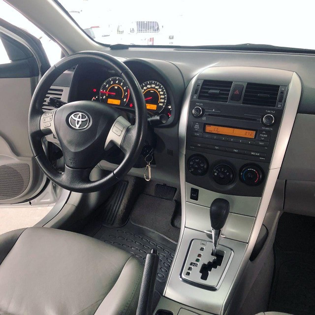 Toyota Corolla GLI 1.8 Automatico 2014 - Foto 9