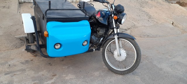 VENDO MOTO COM SIDECAR