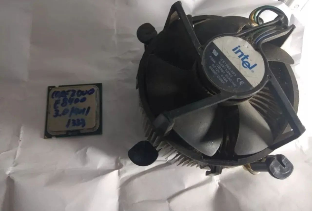 Intel Core 2 Duo 8400 Processor + Cooler64317757215873120