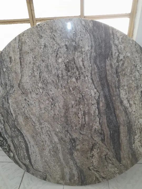 Granite Table in Excellent Condition64209947719298120