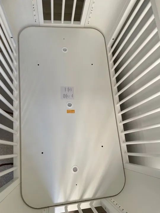 Berço zlin Branco pés de madeira - Foto 5