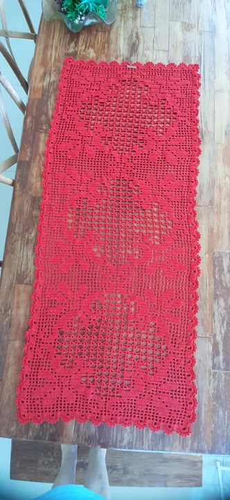 Trilho/passadeira para mesa em croche