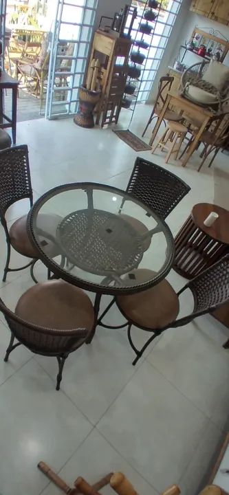 Mesa com 4 cadeiras ferro galvanizado revestido de Fibra sintética, peças de mostruário - Foto 3
