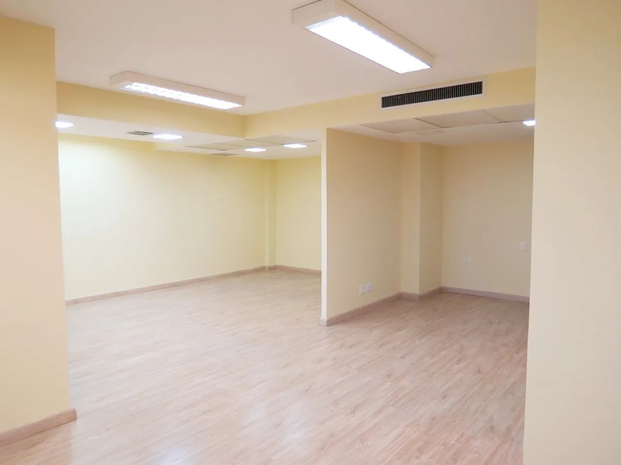 AMPLA SALA COMERCIAL NO CONDOMÍNIO ORLY - Foto 2
