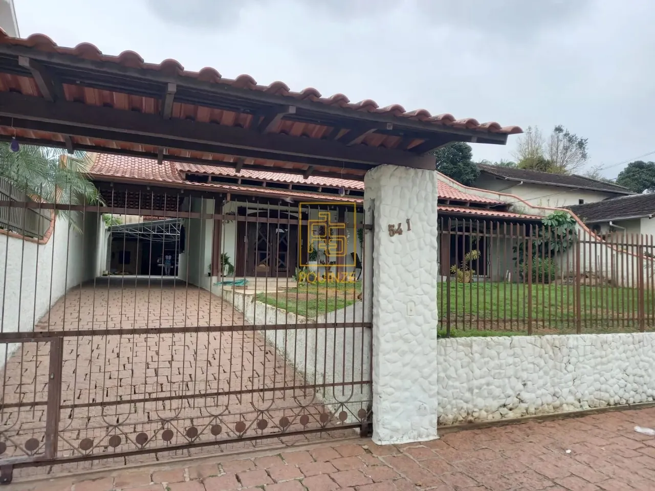 Casa com Galpão em Timbó