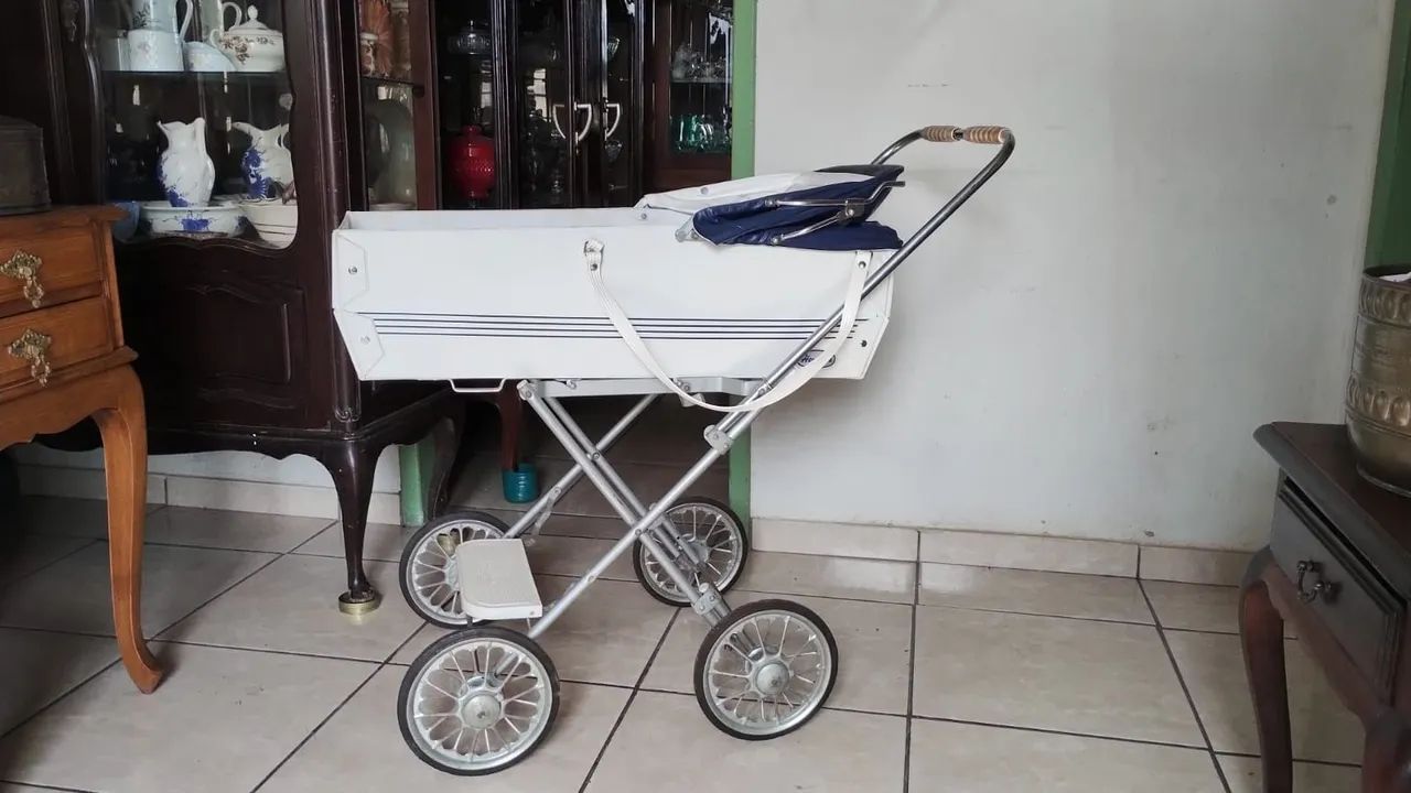 Carrinho de bebê antigo  - Foto 3