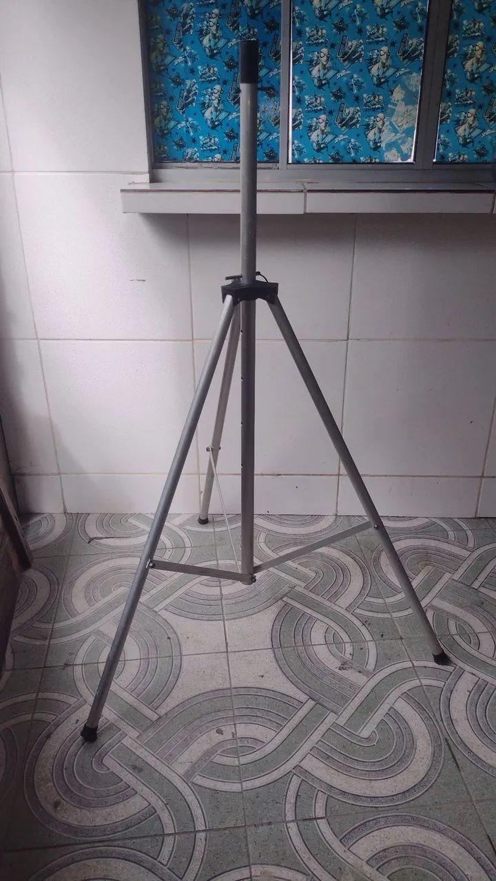 Tripé para caixa ativa