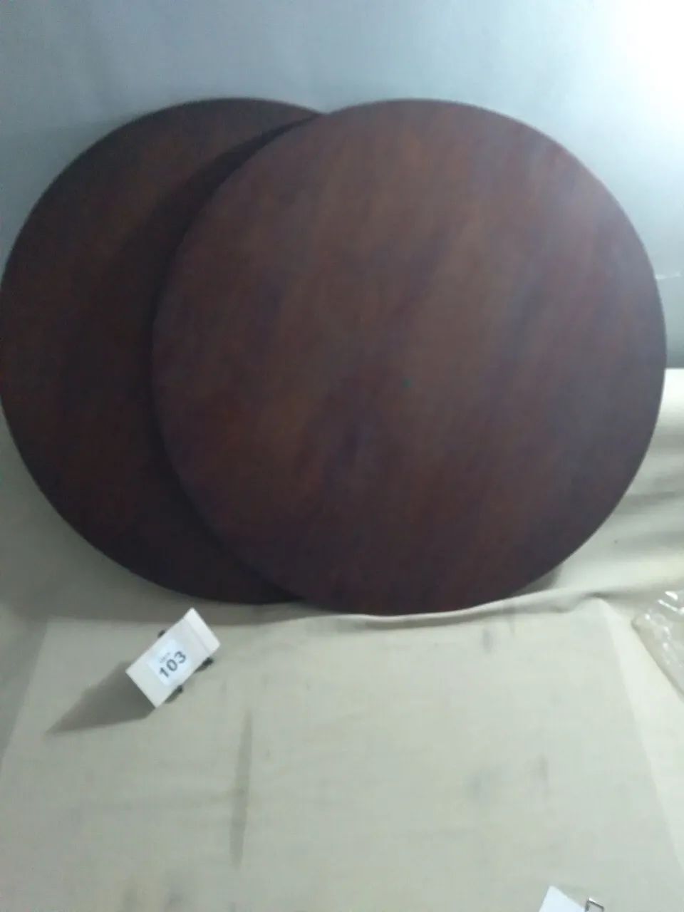 Conjunto de 2 tampos e 1 mesa de canto. - Foto 2