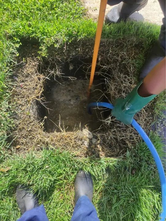 Desentupimento e limpeza de fossas - Foto 3