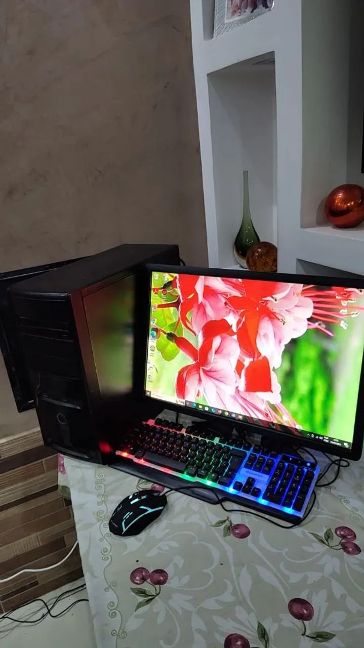 PC Core i3 sexta geração 22 polegadas. 8Gb DDR4 HD 500G 