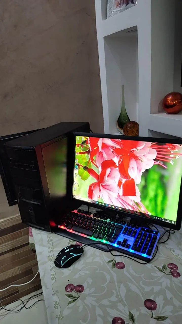 PC Core i3 sexta geração 22 polegadas. 8Gb DDR4 HD 500G