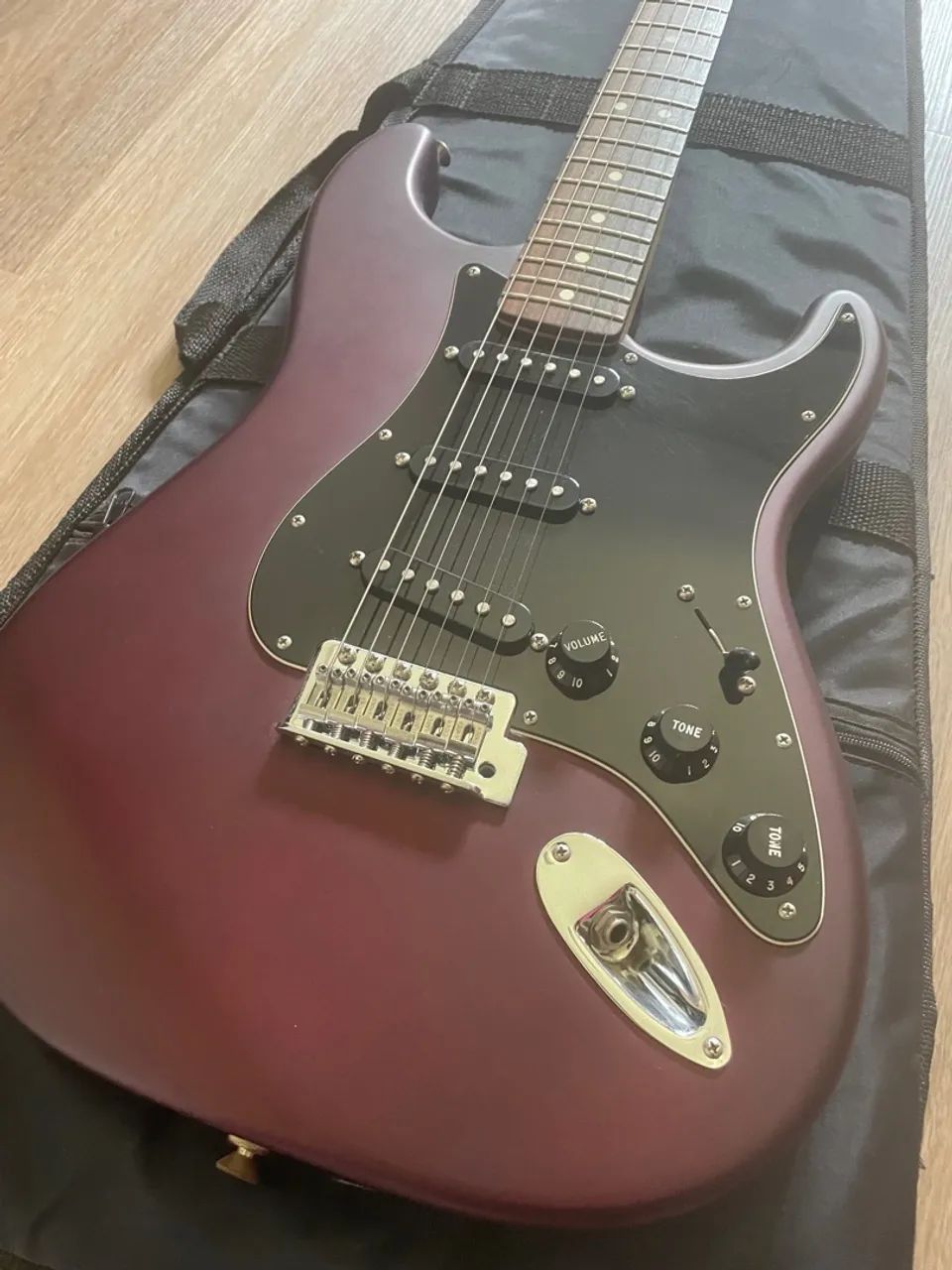 Guitarra Fender Stratocaster Made in Mexico - Foto 3