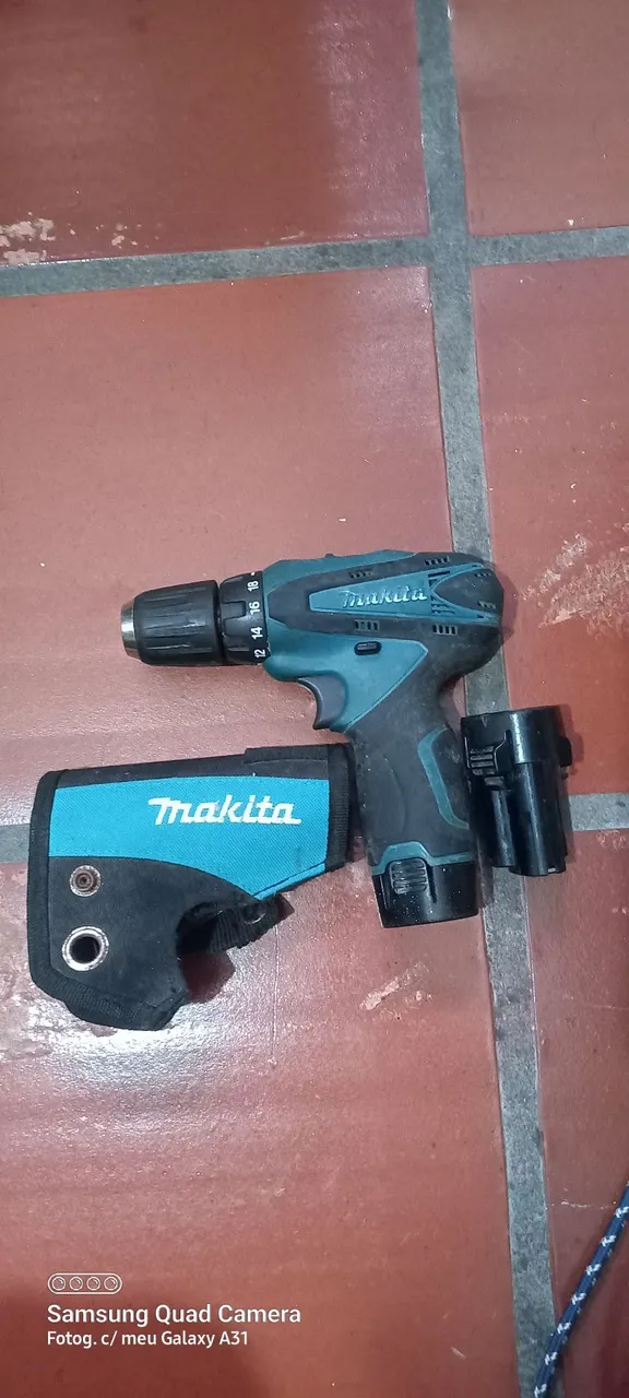 Parafusadeira/Furadeira Makita a Bateria