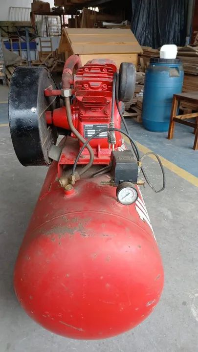 Vendo Compressor de Ar Chiaperini 10/220 rofissional - Foto 4