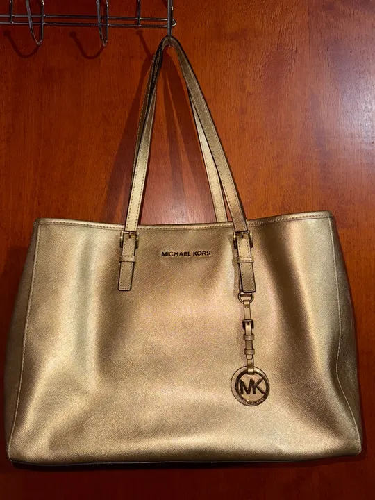 Bolsa Michael Kors Dourada