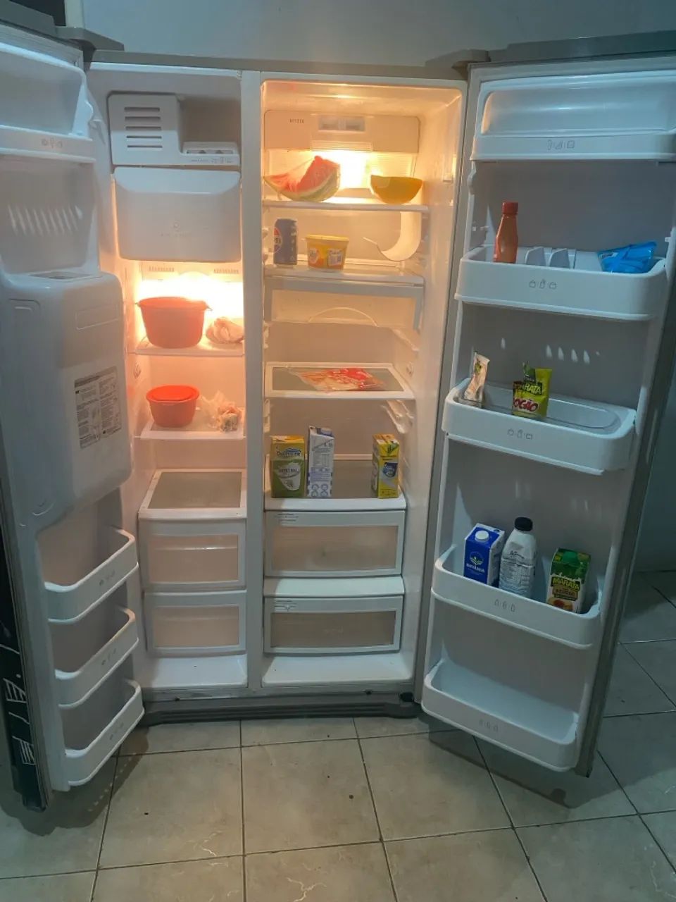 Geladeira Side by Side funcionando perfeitamente 