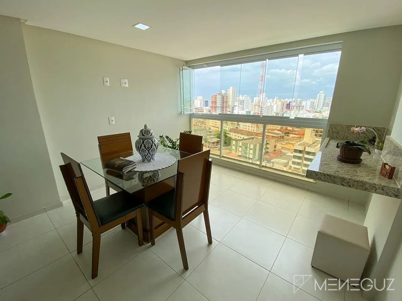 Buscando um apartamento de 2 quartos para comprar na Praia do Morro em Guarapari? Ref.:152