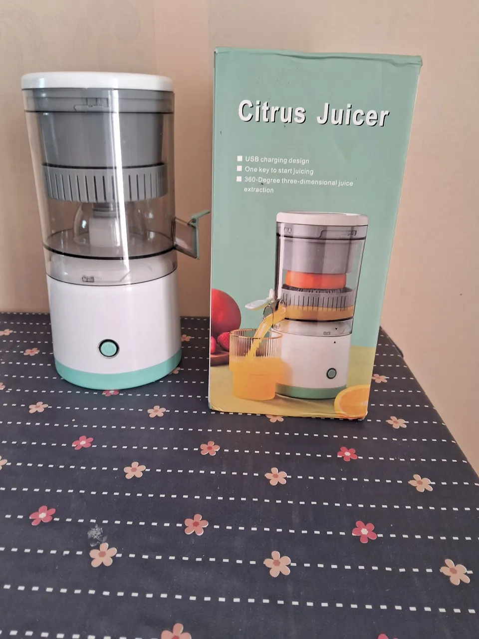 Extrator de Suco de Citrus Elétrico - 360° - USB