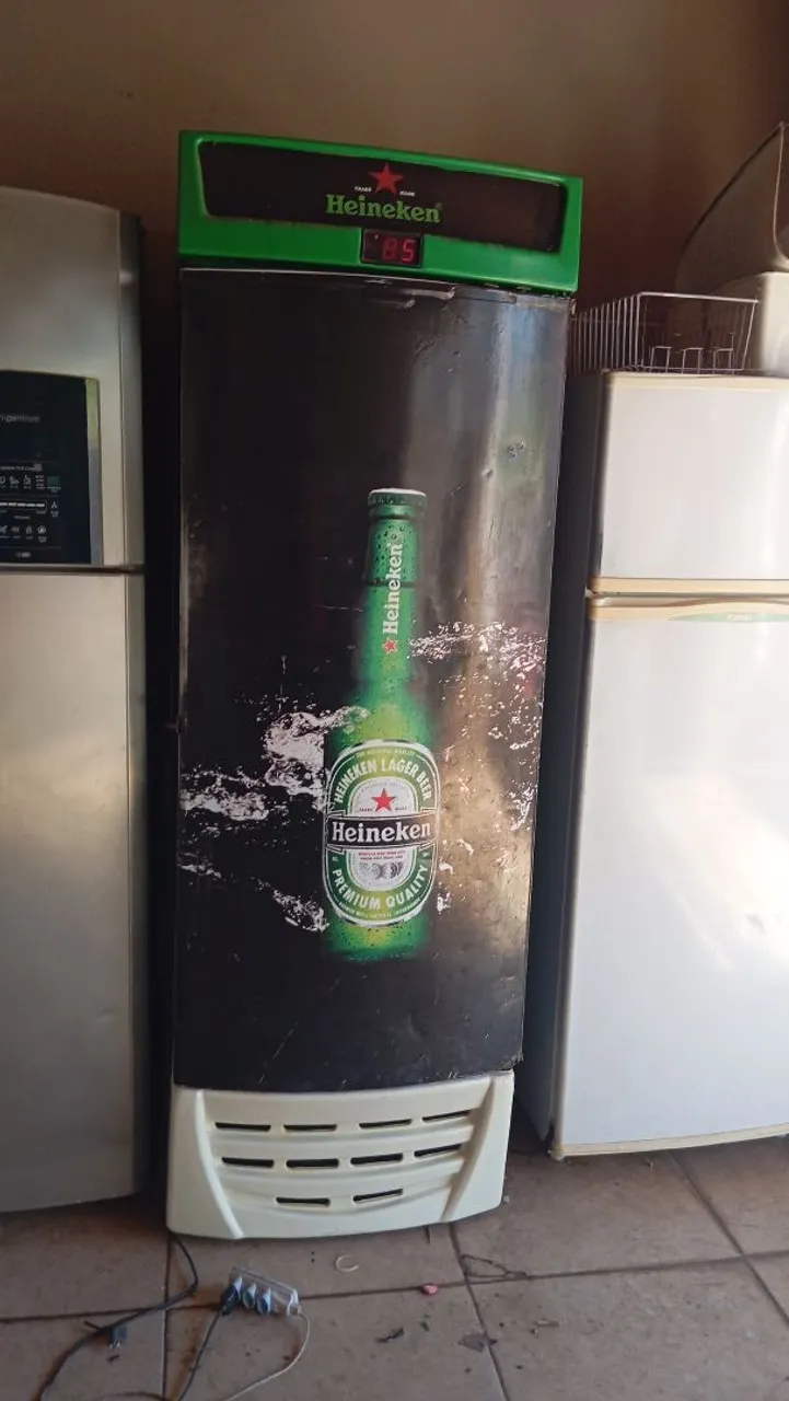 Vendo frezer servejeiro 5 negativo tá programado