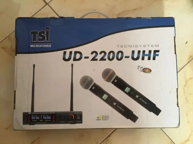 Par de microfones sem fio TSI UD-2200 UHF