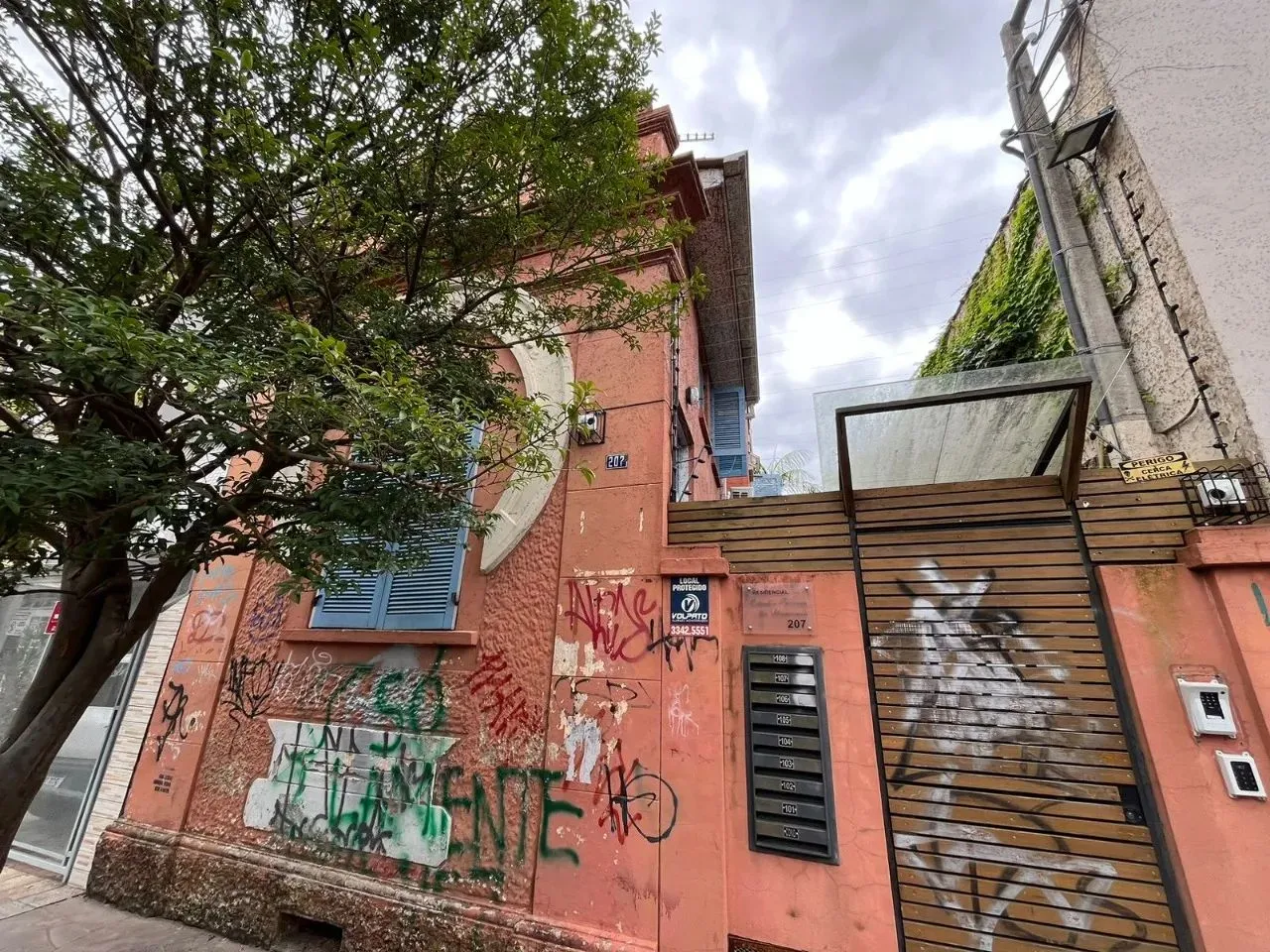 Apartamento de 1 dormitório em excelente localização. está no coração da Cidade Baixa poré