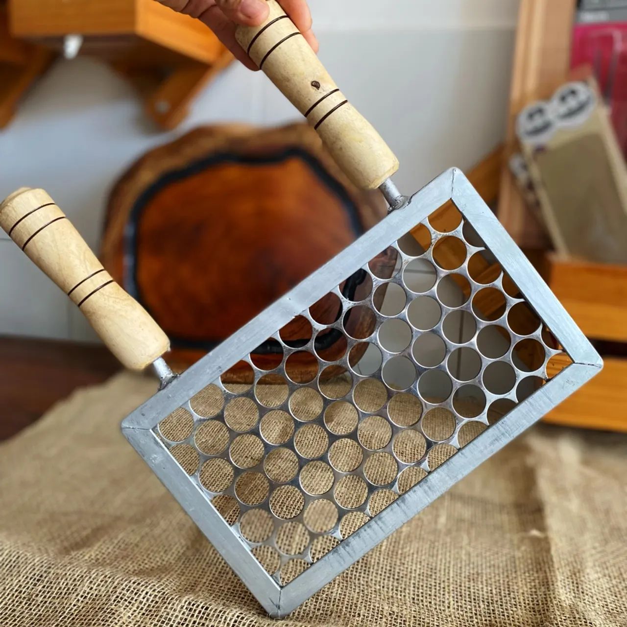 FABRICAMOS GRELHAS SOB MEDIDA PARA SUA CHURRASQUEIRA 