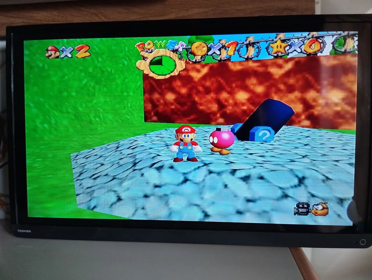 Tv Toshiba 32 não smart com detalhe na tela