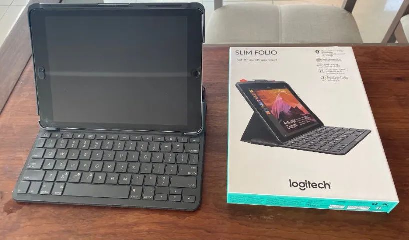 Apple iPad 6ª geração + Capa teclado Logitech