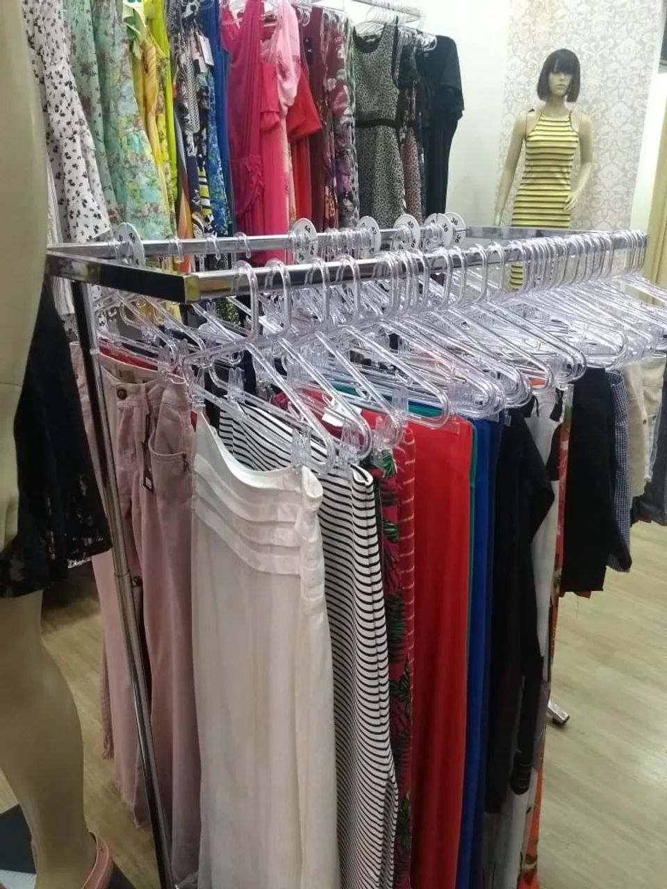 Arara de roupas em aço inox cromado - Foto 3