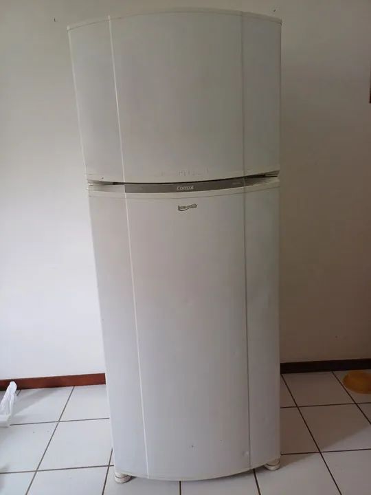 Geladeira Consul Biplex CRM45 - 220V - Ótimas condições - Motivo Mudança  - Foto 2