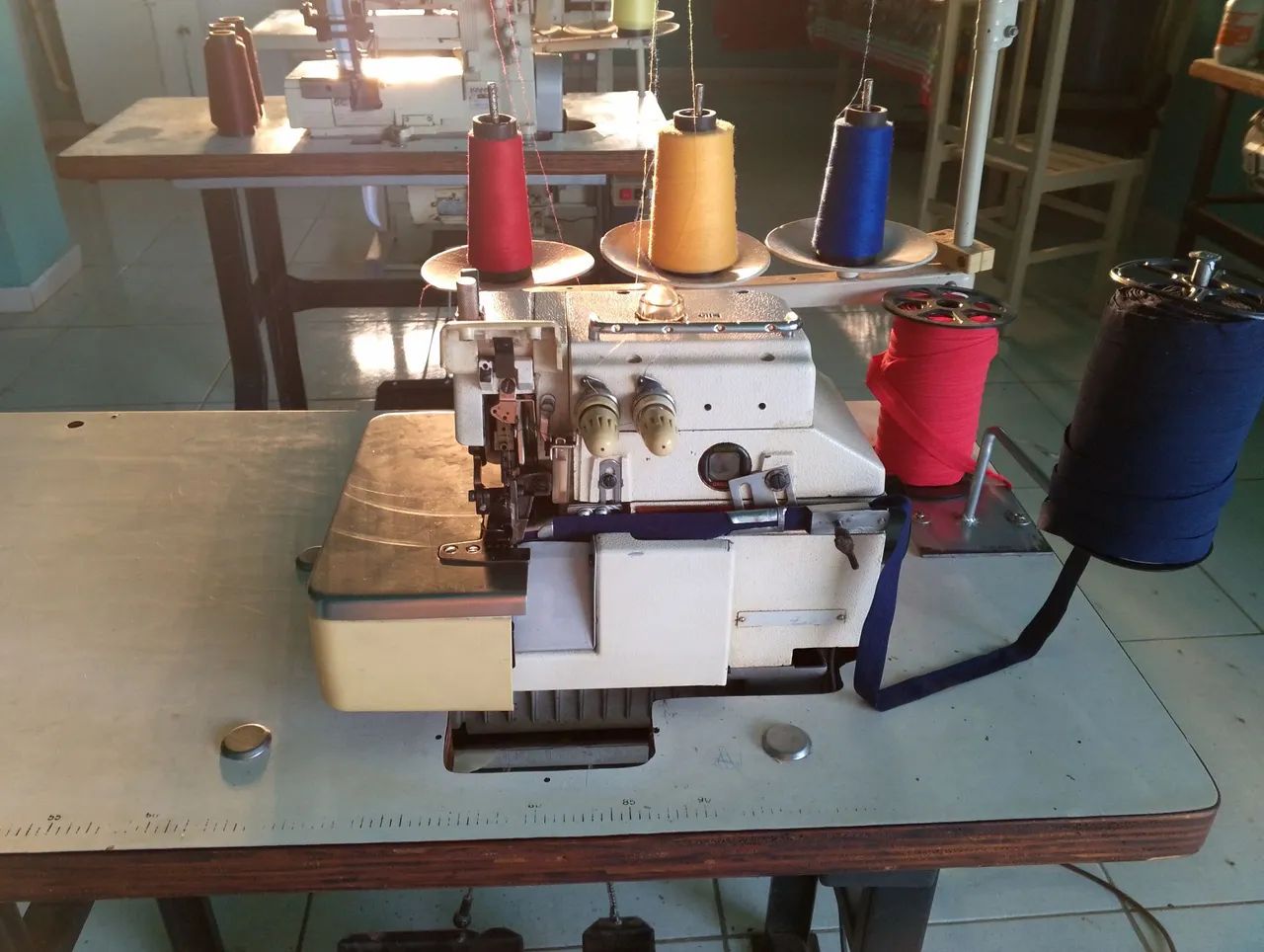 Máquina de costura  - Foto 4